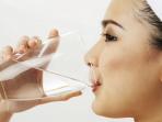 4 Manfaat Menakjubkan Minum Air Putih sebelum Sikat Gigi di Pagi Hari, Buktikan!