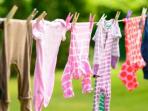 8 Tips Jemur Pakaian Agar Tetap Segar Meski Musim Hujan
