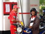 Agar Tak Terjadi Bahaya, Pengendara Motor Wajib Perhatikan 3 Hal Penting Ini Saat Isi Bahan Bakar