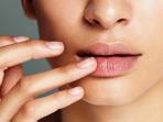 Atasi Bibir Kering dan Pecah-pecah dengan Cara Ini