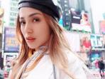 Balik Lagi ke Indonesia, Gaya Berbusana Jessica Iskandar Jadi Sorotan Artis Lain