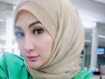 Putuskan Berhijab, Begini Cantiknya Natalie Sarah dengan Pakaian Muslim