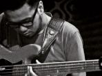 Selain Hobi Bermusik,  Ini Kecintaan Lain Bassist Kerispatih, Andika Putrasahadewa