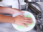 Untuk Menjaga Kebersihan, Begini Cara Membersihkan Peralatan Makan dengan Benar