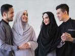 Tak Hanya Harmonis, 5 Pasangan Seleb Ini Punya Kisah Hijrah yang Sangat Inspiratif dan Menyentuh