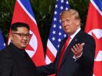 Benarkah Kim Jong Un Gunakan Sepatu Hak Tinggi Saat Temui Donald Trump?