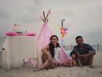 Ini Manfaat Rayakan Ultah Anak di Pantai Seperti yang Dilakukan Rio Dewanto & Atiqah Hasiholan