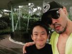Jadi Lulusan Terbaik, Ini Ungkapan Bangga Deddy Corbuzier kepada Putra Semata Wayang
