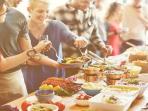 Nggak Perlu Bingung Saat Ultah, 5 Restoran Ini Bakal Ngasih Makanan Gratis Pas Kamu Ultah