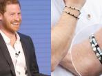 Pangeran Harry Terlihat Selalu Pakai Gelang, Ini Alasan Dibalik Kebiasaan Itu