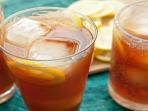 Suka Jajan Es di Pinggiran? Simak Fakta Mengejutkan dari Es Balok yang Sehari Hari Dijual Dipinggir Jalan