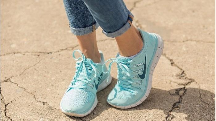 Cari Sepatu Kece Buat ke Kampus? Beberapa Sepatu Ini Bisa Lengkapi Gayamu