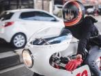 Hobi Naik Moge, Lihat Aksi Dian Ayu Kendarai Motor Limited Edition Ini