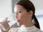 Ingin Berat Badan Cepat Turun? Minumlah Air Putih Pada Suhu Ini!