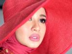 Intip Penampilan Cantik Laudya Cynthia Bella dengan Balutan Busana Khas Melayu