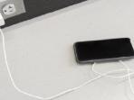 Jangan Asal Beli Chager Smartphone, Ini Risiko yang Harus Kamu Tanggung Jika Gunakan Charger Abal-abal