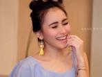Lihat Yuk Koleksi 'Earrings Murah' Milik Ayu Ting Ting. Ada yang Harganya Cuma Puluhan Ribu Rupiah Lho