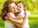 Yuk Berpelukan, Lalu Rasakan 5 Manfaat Ini Pada Dirimu