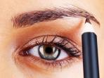 5 Kesalahan yang Sering Dilakukan Saat Pakai Pensil Alis