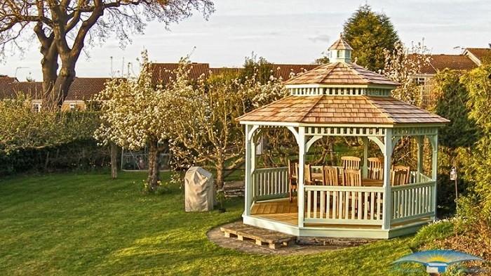 Berniat membangun Sebuah Gazebo di Rumah? Yuk Kenali Jenis Jenis Gazebo Menawan yang Paling Diminati