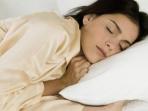 Cobalah Rutin Tidur dengan Sarung Bantal yang Berbahan Sutra dan Rasakan 5 Manfaat Ini