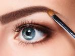 Selain Pensil Alis, 2 Bahan Ini Bisa Membuat Alis Tampak Hitam dan Tebal