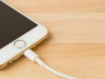 Sering Pakai Charger iPhone Palsu? Hati-hati, Risiko Buruk Ini Bisa Terjadi