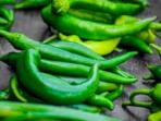 Suka Makan Sambal Hijau di Warung Makan Padang? Ini Manfaat yang Bisa Kamu Dapatkan dari Cabai Hijau