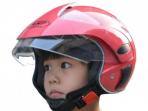 Agar Tak Terjadi Bahaya, Perhatikan Hal Ini Saat Beli Helm untuk Si Kecil