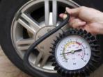 Malas Saat Harus Cek Tekanan Angin Ban Kendaraan? Cukup Lakukan Hal Ini untuk Mengatasinya