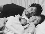 Manfaat Menakjubkan Usai Temani Istri Melahirkan Seperti yang Dilakukan Chicco Jerikho