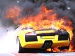 Rawan Terjadi Secara Tiba-tiba, Kenali 10 Penyebab Mobil Terbakar Sebelum Terlambat