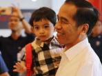 Tak Jauh Beda dengan Anak Artis, Seperti Ini Gaya Cucu Presiden Jokowi dengan Fashion Item Harga Jutaan Rupiah