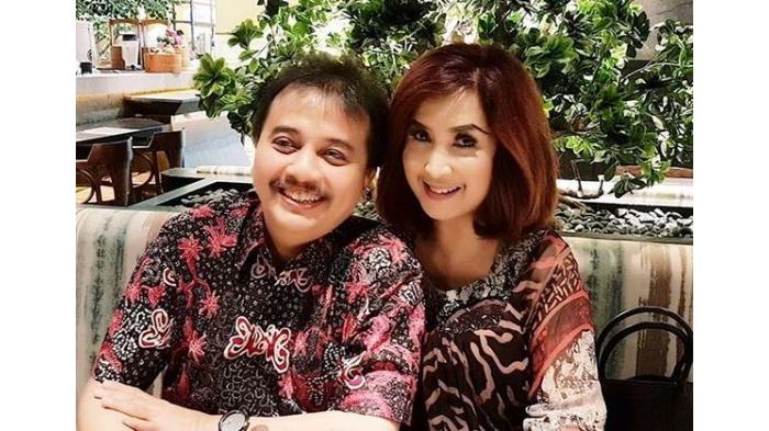 Tak Pernah Terekspos, Inilah Sosok Istri Roy Suryo dengan Balutan Kebaya  Bak Perempuan Keraton - Blog TribunJualBeli.com