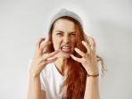 Tanpa Disadari, Ini Penyebab Cewek Mudah Marah Jelang Menstruasi