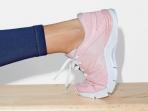 Sepanjang 2019, Ini 6 Model Sneakers Warna Pink yang Bakal Jadi Incaran Cewek Milenial 