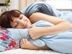Tak Perlu AC, Gunakan 5 Produk Ini Saat Tidur untuk Kurangi Rasa Gerah
