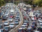 Tips Ampuh Mengatasi Stres Saat Terjebak Kemacetan
