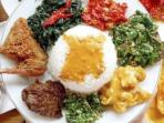 Tips Mudah agar Tetap Bisa Makan Nasi Padang Tanpa Harus Rusak Program Diet