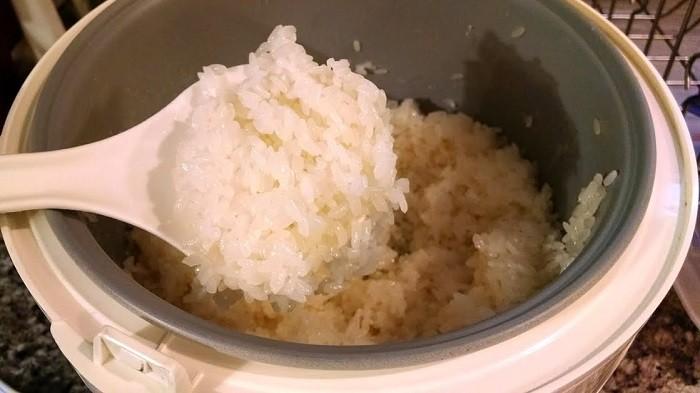 Nasi Basi Meski di Dalam Rice Cooker? Bisa Jadi 2 Hal Ini Penyebabnya