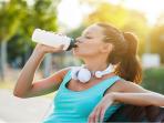 Suka Minum Air Dingin saat Cuaca Panas? Simak 5 Hal yang Bisa Terjadi
