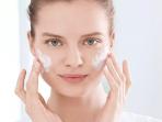 Trik Memakai Skincare Agar Bekerja Maksimal di Wajah