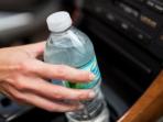 Bolehkah Meminum Air Kemasan yang Tertinggal di Mobil? Cari Tau Faktanya Yuk