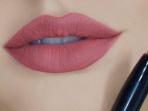 Kesal Karena Lipstik Selalu Luntur dan Retouch Berkali-kali? Ikuti 4 Tips Ini Yuk