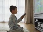 Tak Disarankan Untuk Tidur dengan Kondisi TV yang Menyala, Simak Alasannya