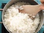 Cara Memasak Nasi yang Benar Agar Kandungan Gizi Tak Hilang