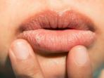 Miliki Bibir Sehat Meski Sering Gonta-ganti Warna Lipstik dengan Cara Ini