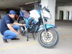 Terdengar Suara Getaran dari Bodi Motor? Atasi dengan Cara Mudah Ini