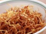 Bakal Jadi Renyah & Tahan Lama, Ini Tips Benar Memasak Bawang Goreng