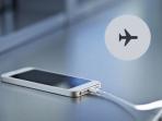 Selain untuk Keselamatan Penerbangan, Ini Fungsi Lain Airplane Mode yang Berhubungan Dengan baterai Hp Kamu